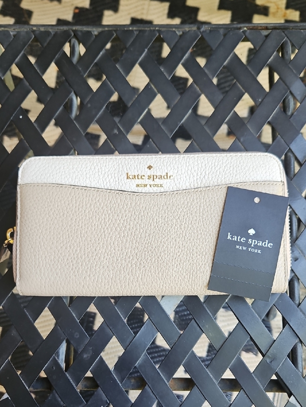 Kate Spade Block Pebbled Leather Leila Light Sand Zip-Around Wallet